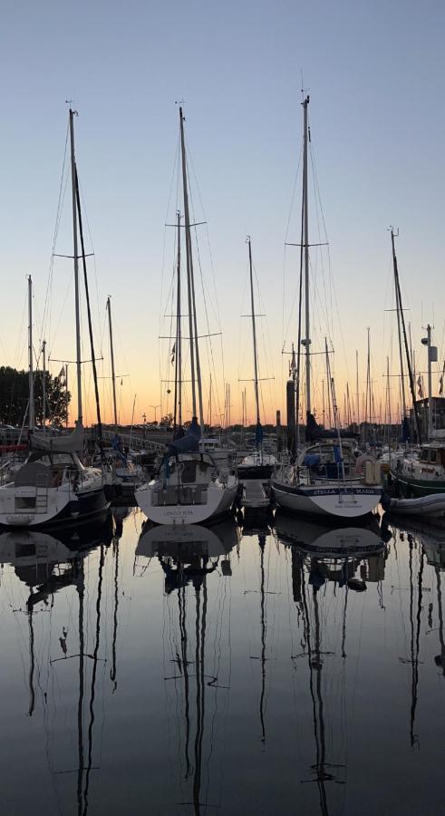 Vakantiepark Krabbenkreek Sint Annaland Bagian luar foto